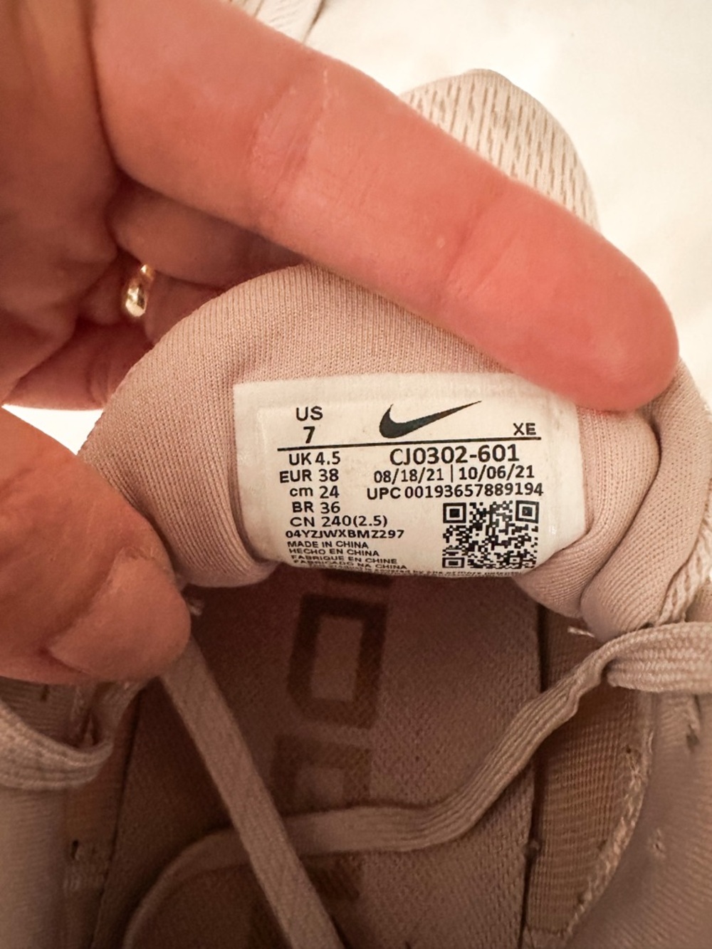 Nike Women’s Running Shoes — Blush Pink with Rose Gold Swoosh - Picture 4 of 5